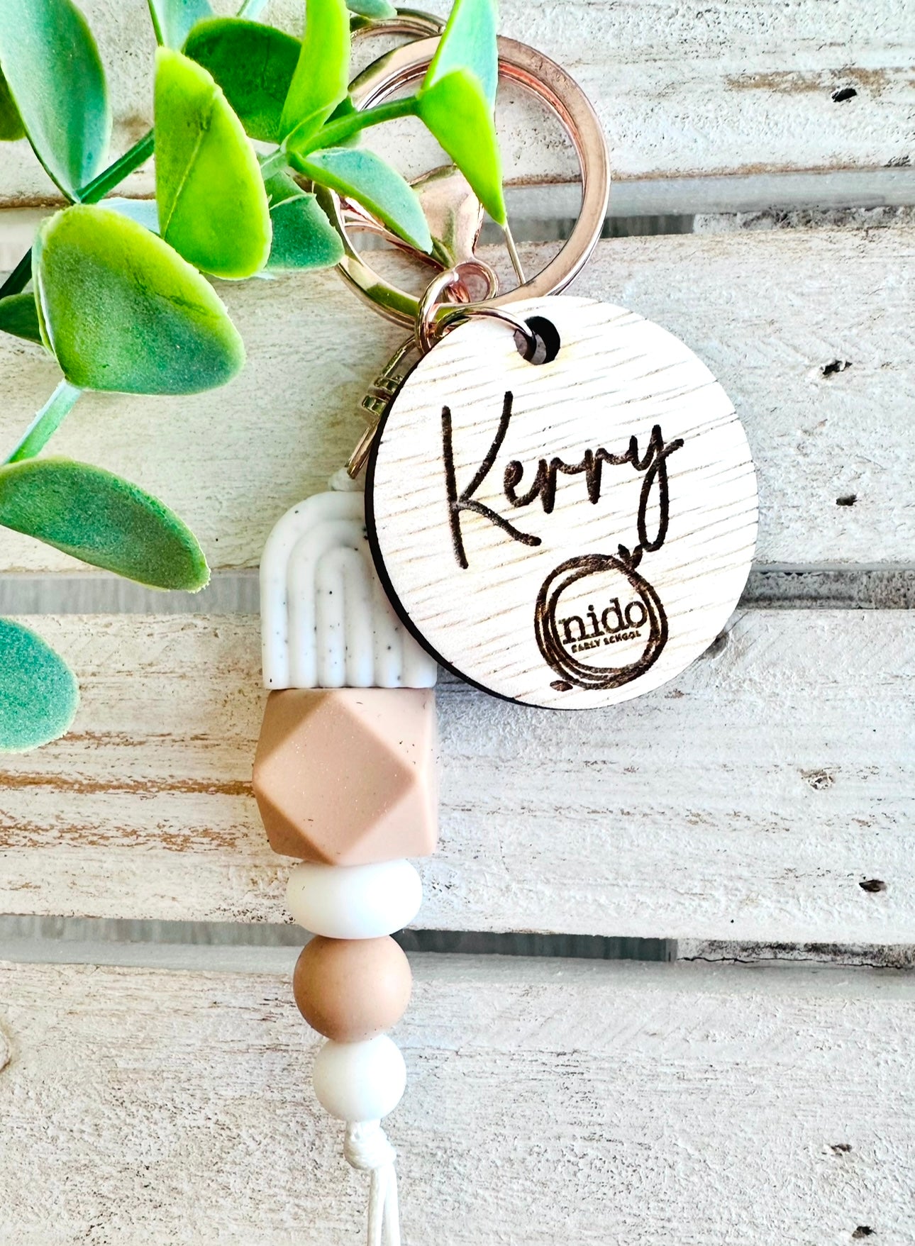 Nido keyring with silicon beads