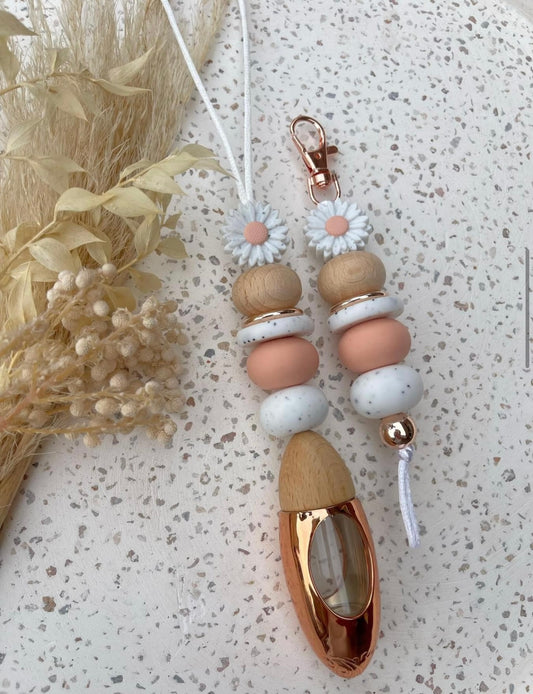 White and peach Daisy key ring and diffuser set with oil