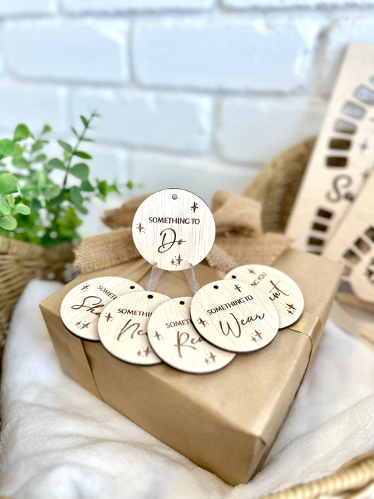 Round Christmas tags